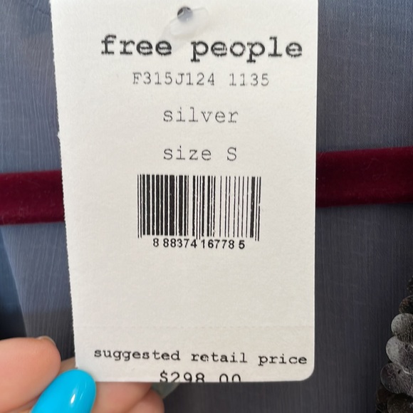 GORGEOUS FREE PEOPLE SILVER SEQUIN JACKET TOP SIZE SMALL SHIMMERY NWT - Picture 16 of 17